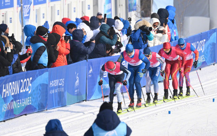 中国队越野滑雪男子4×7.5公里接力夺金 中国队越野滑雪男子4×7.5公里接力夺金