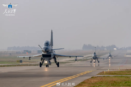 战鹰直击长空高清大图来了