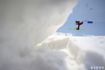 中国队越野滑雪男子4×7.5公里接力夺金 中国队越野滑雪男子4×7.5公里接力夺金