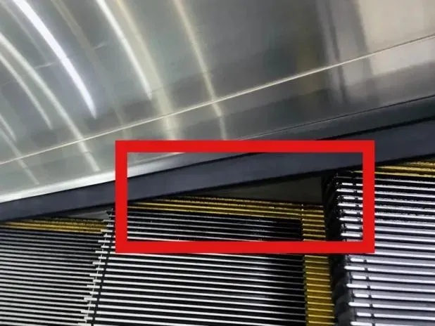 揪心!2岁男童在商场被夹断手指,警惕这些地方会“咬人” 揪心!2岁男童在商场被夹断手指,警惕这些地方会“咬人”