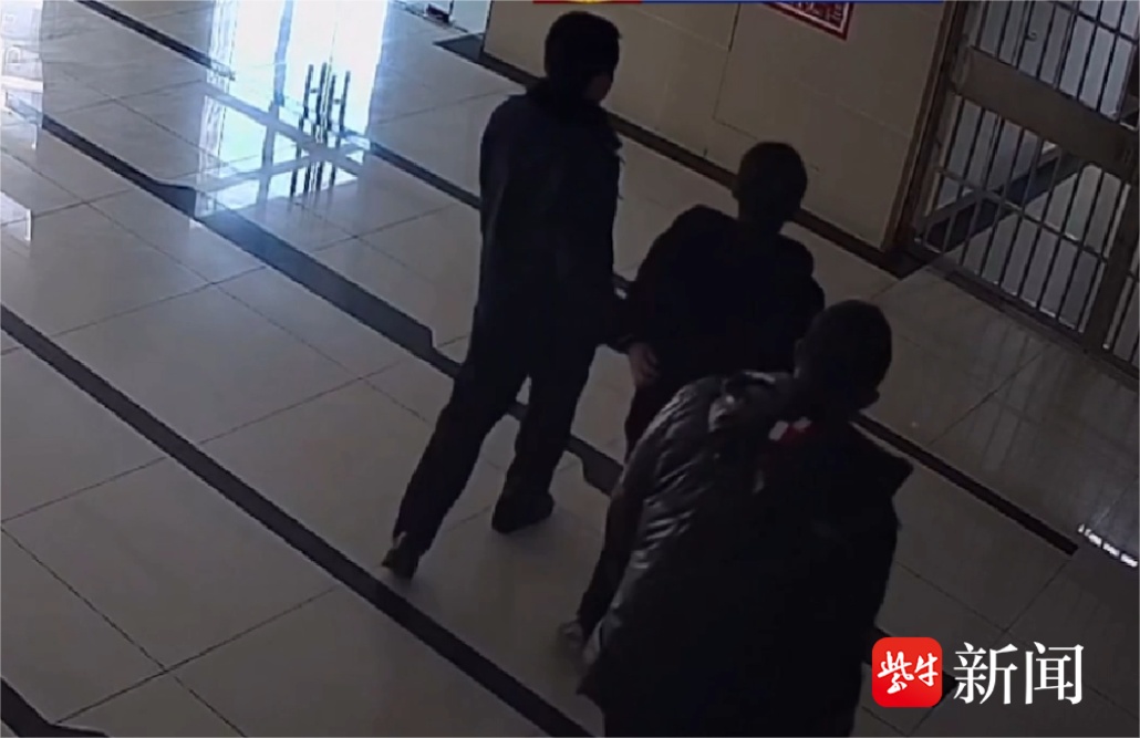 自投罗网！一名“网逃”办业务时被警方当场抓获