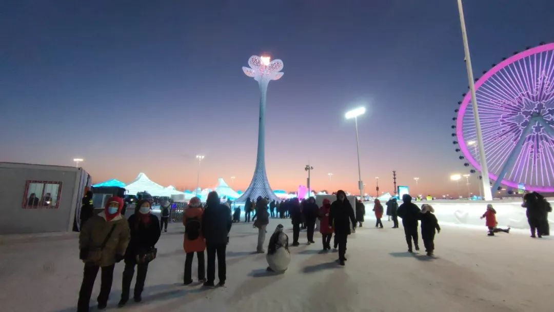 冰雪游、亚冬会带动网约车订单量暴涨，冰雪大世界与各大商圈最受欢迎