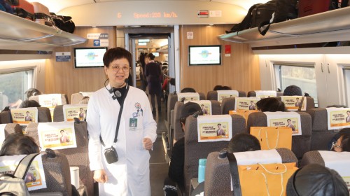 今年首趟“乐游长三角”银发旅游列车启程，老年人怎么看？