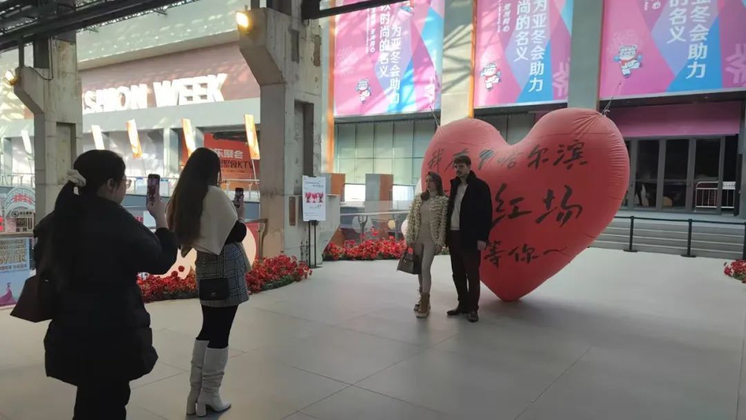 冰雪游、亚冬会带动网约车订单量暴涨，冰雪大世界与各大商圈最受欢迎