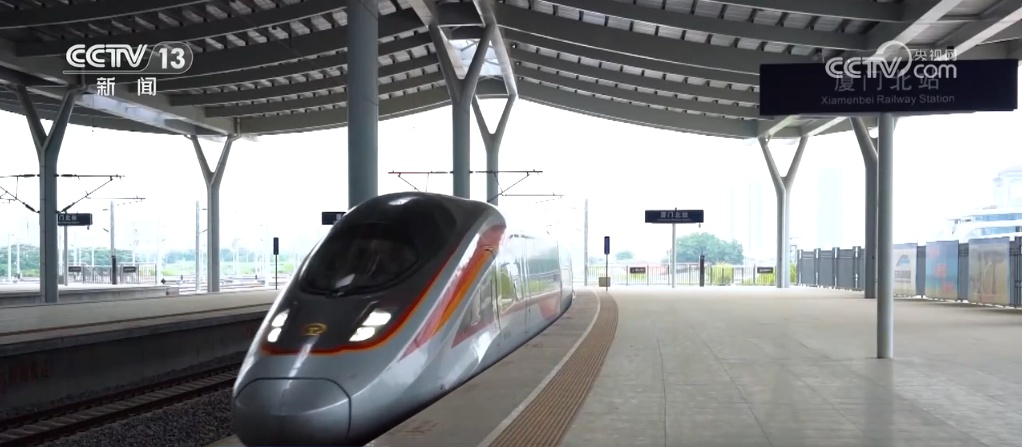 高铁知多少 | 为什么高铁列车始终使用远光灯？安全吗？