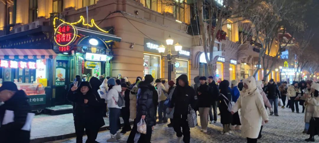 冰雪游、亚冬会带动网约车订单量暴涨，冰雪大世界与各大商圈最受欢迎