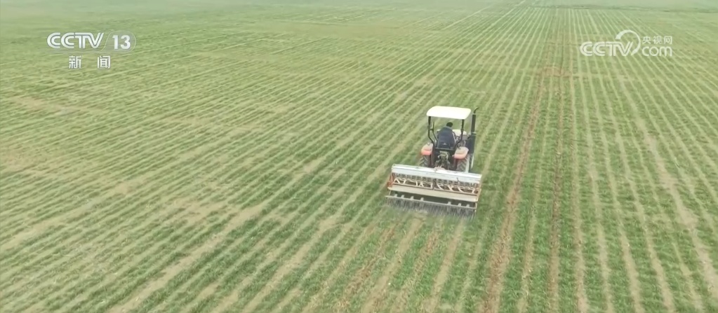 新技术、新科技助力小麦春管 智能设施为夏粮丰收按下“确定键” 新技术、新科技助力小麦春管 智能设施为夏粮丰收按下“确定键”