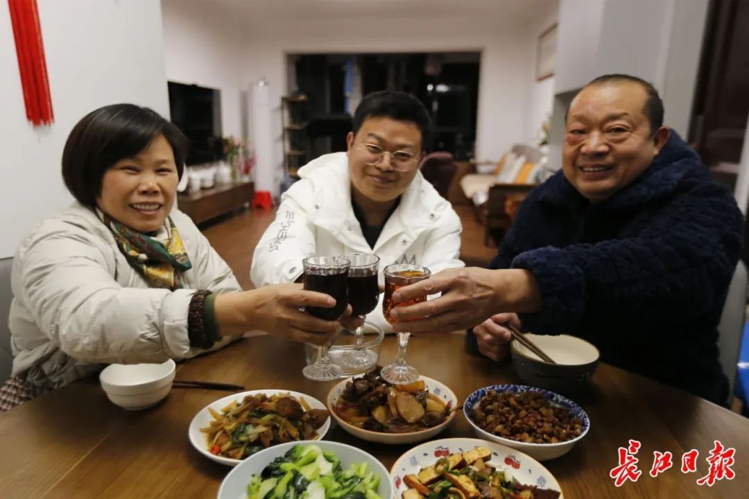 2.2公里，他们却“走”了24年