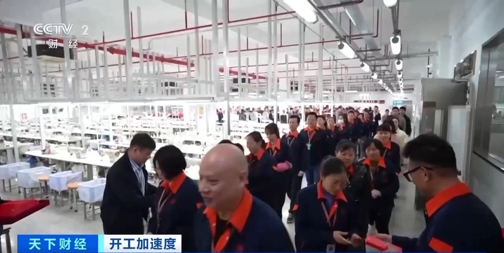 国潮服饰持续火热！广东服装厂赶单忙