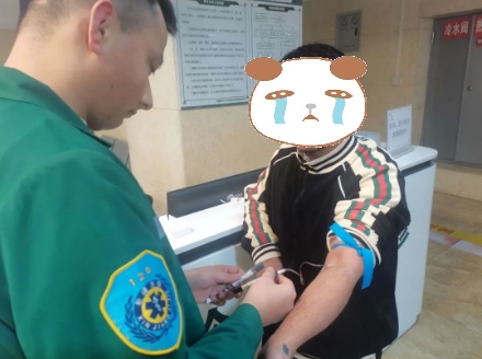 触碰“酒后驾车”红线,他们选择弃车逃跑!交警:逃不掉的 触碰“酒后驾车”红线,他们选择弃车逃跑!交警:逃不掉的