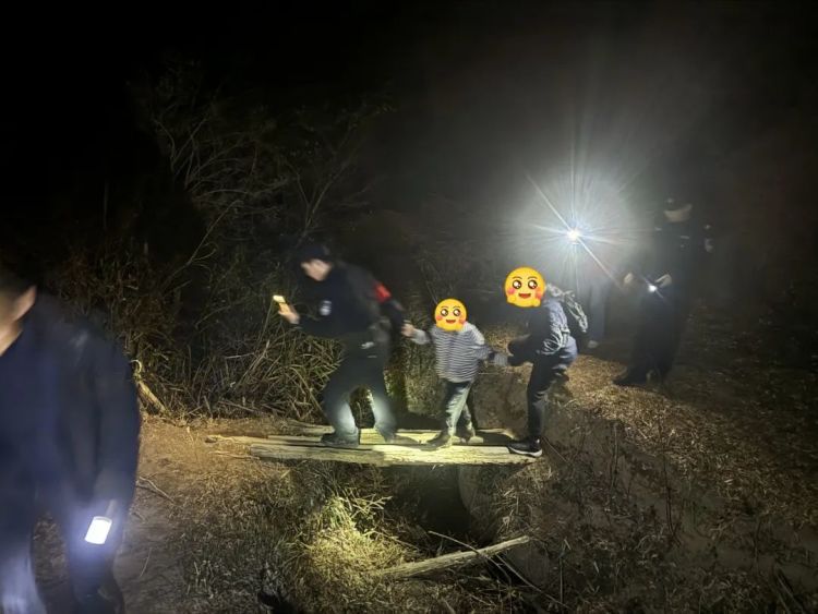 一家三口爬山迷路 警民携手合力救援