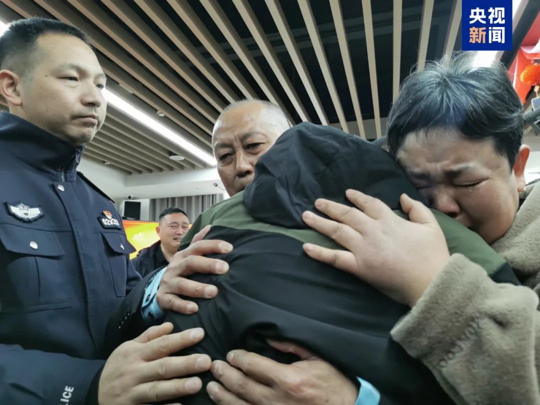 胡祥雨，收到半操场锦旗！