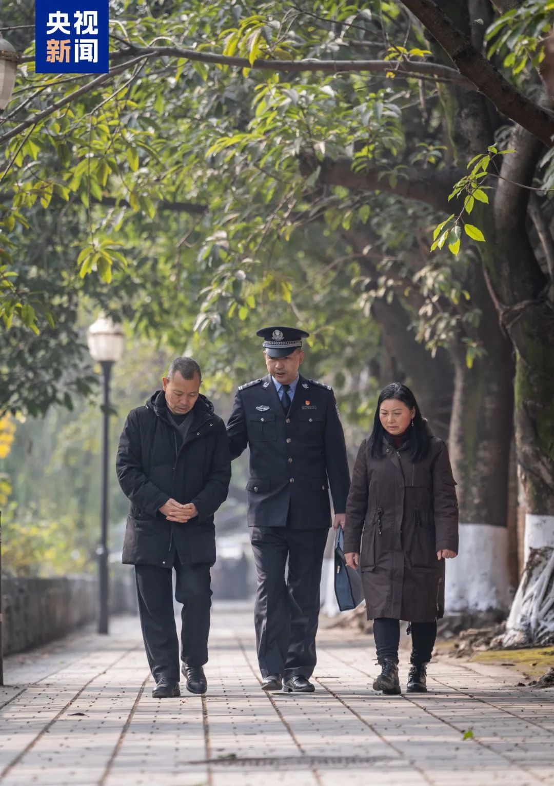 胡祥雨，收到半操场锦旗！