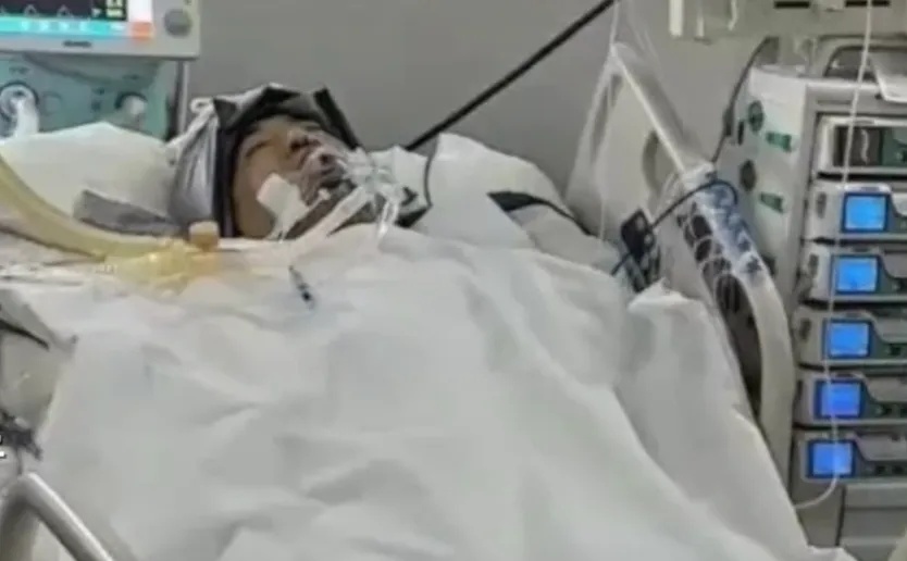 揪心!他突发疾病进ICU抢救!此前曾感动全网... 揪心!他突发疾病进ICU抢救!此前曾感动全网...