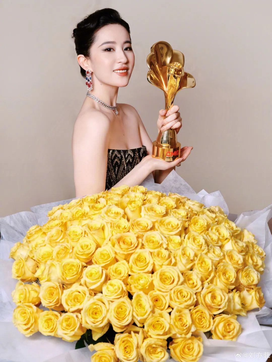 刘亦菲回应“成年三部曲”:凭良心说,我没丢我自己的脸 刘亦菲回应“成年三部曲”:凭良心说,我没丢我自己的脸