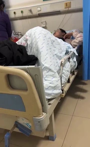 男子驾车意外撞伤小13岁女生，经常探病日久生情后结婚