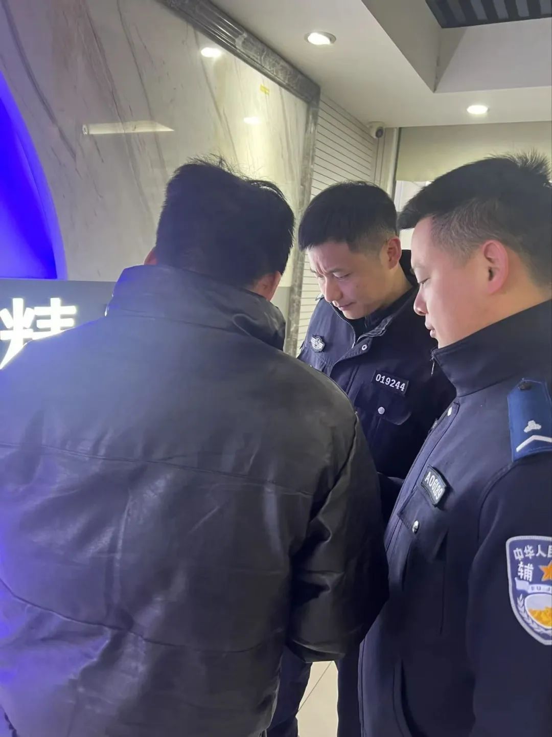 滴滴司机邓师傅，立功！