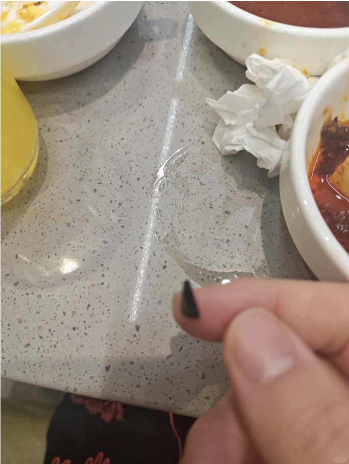 火锅里吃出刀片？海底捞：门店已主动上报属地监管部门