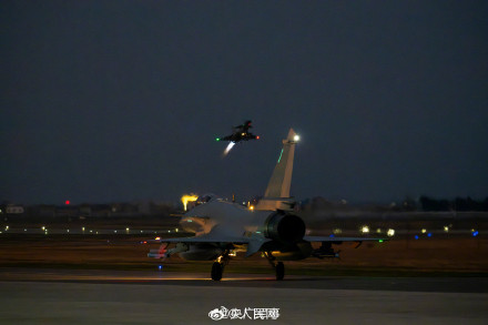 燃！空军航空兵跨昼夜训练硬核大片