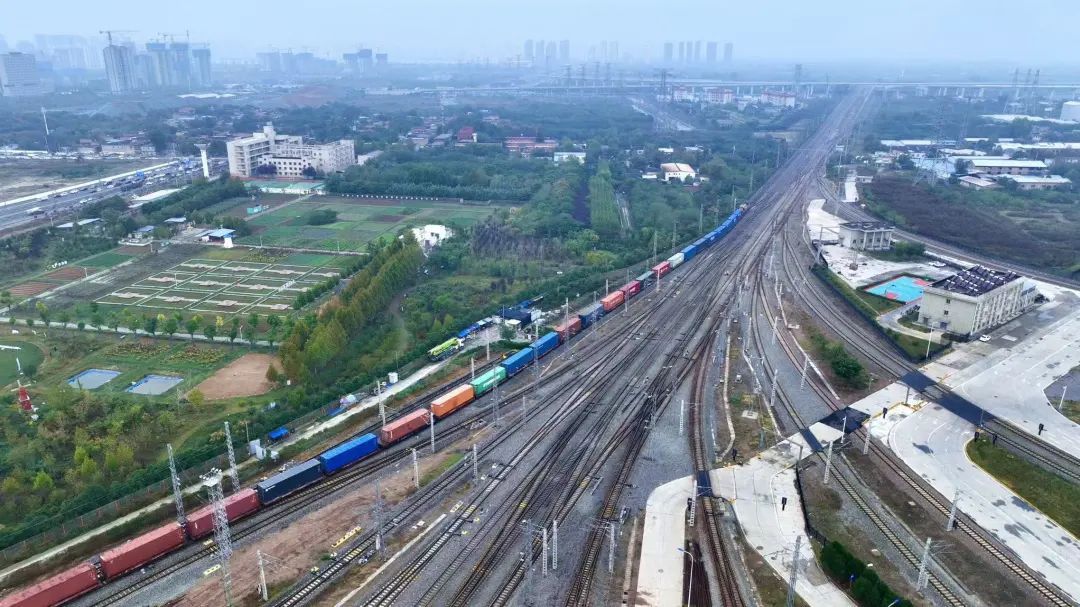 火车司机的跨国恋情！妻子来中国留学，因这件事爱上他……