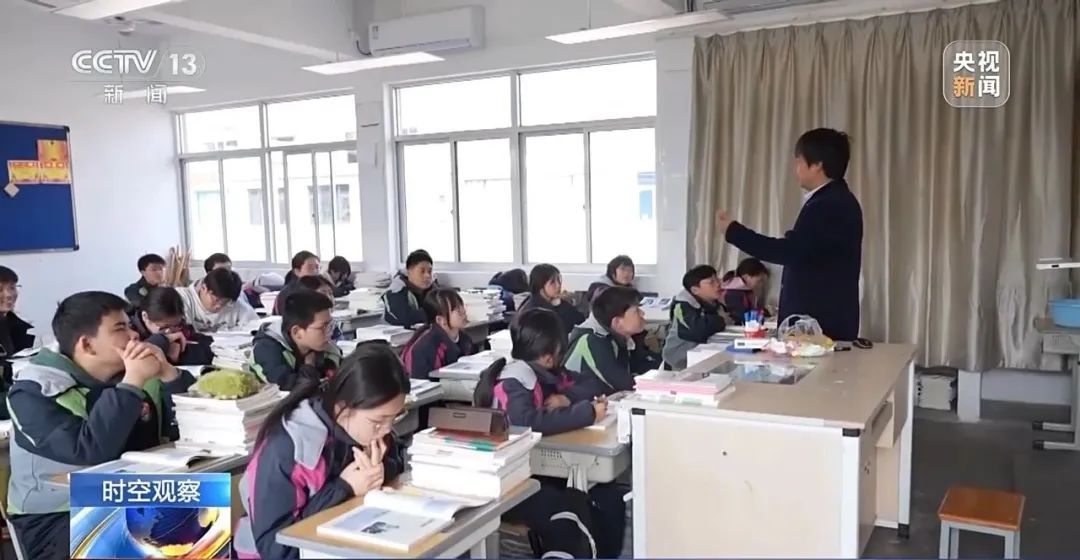 同学,AI是“帮手”,不是“枪手” 同学,AI是“帮手”,不是“枪手”