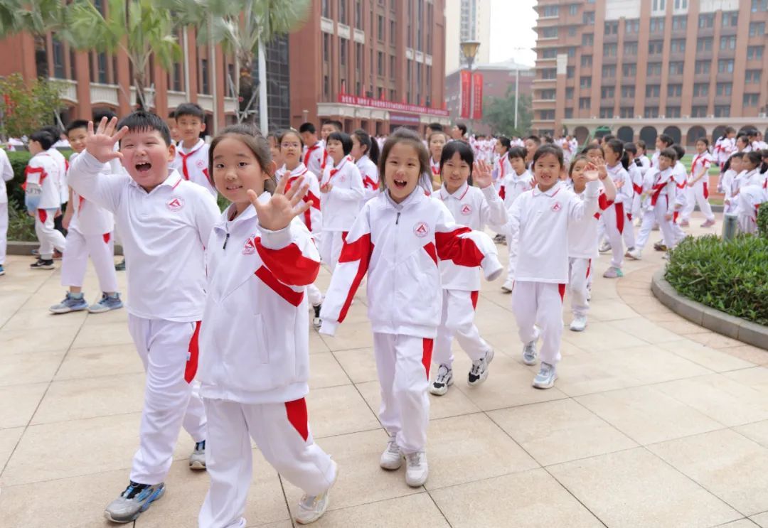 海南中小学“加长版”课间怎么用?做什么?实地探访→ 海南中小学“加长版”课间怎么用?做什么?实地探访→