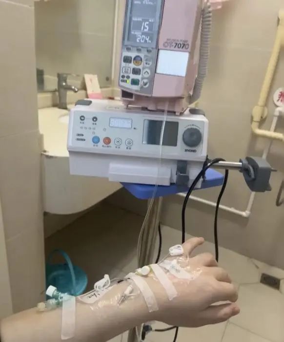 孕妇被行李砸中致胎儿早产夭折，铁路官方通报