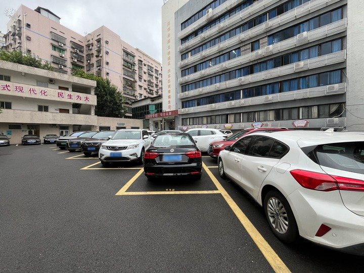 错时共享，能否缓解“停车难？”