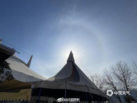 北京天空出现日晕奇观 北京天空出现日晕奇观