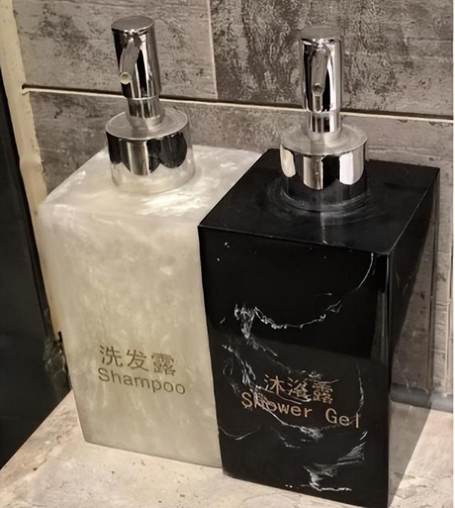 酒店擅自分装洗发水、沐浴露？涉嫌违法！