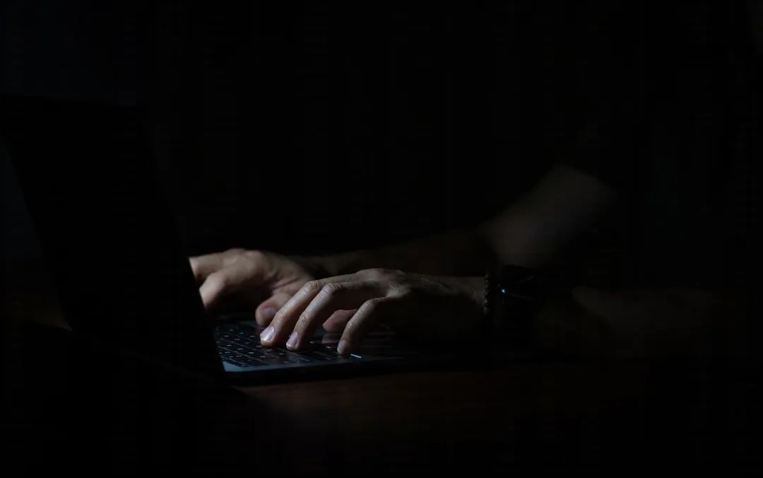 因违纪提前退伍后,他竟勾连间谍…… 因违纪提前退伍后,他竟勾连间谍……