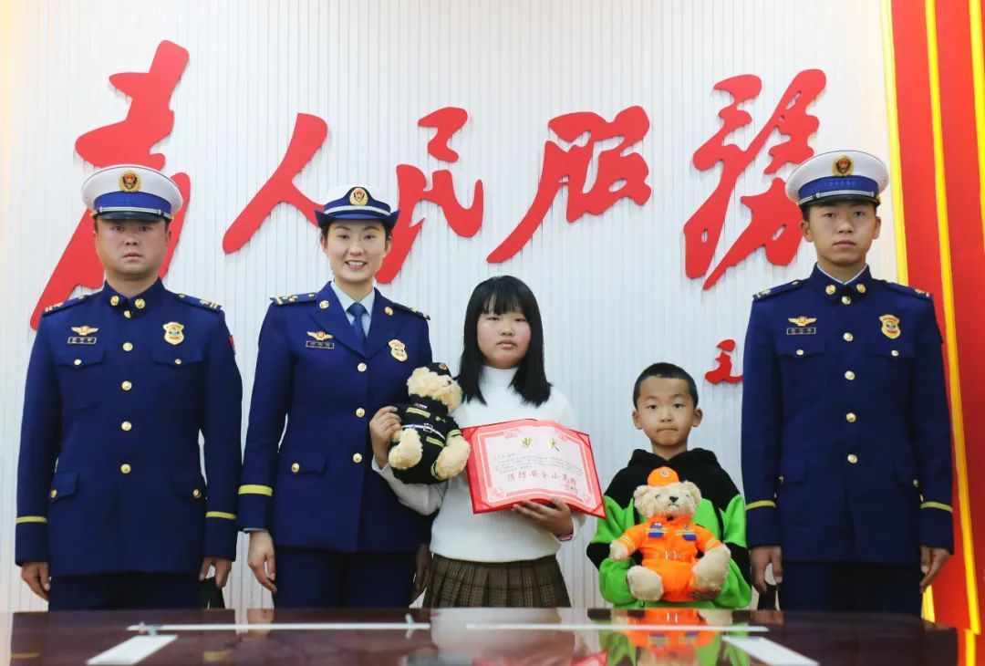 “我命由我不由天” 9岁女孩救了一栋楼！