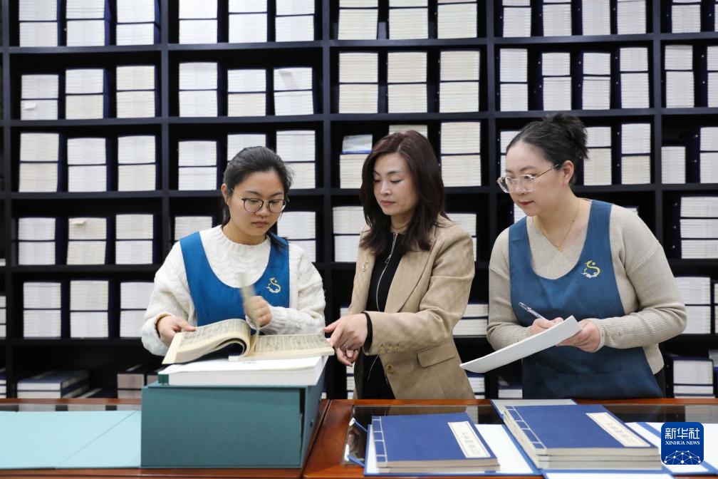 安徽宣城:“宣纸+古籍装帧”丰富宣纸文化产品 安徽宣城:“宣纸+古籍装帧”丰富宣纸文化产品