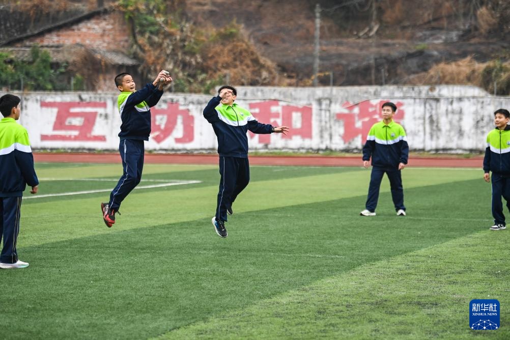 新华全媒+丨从操场到田野，新学期体育课的新玩法