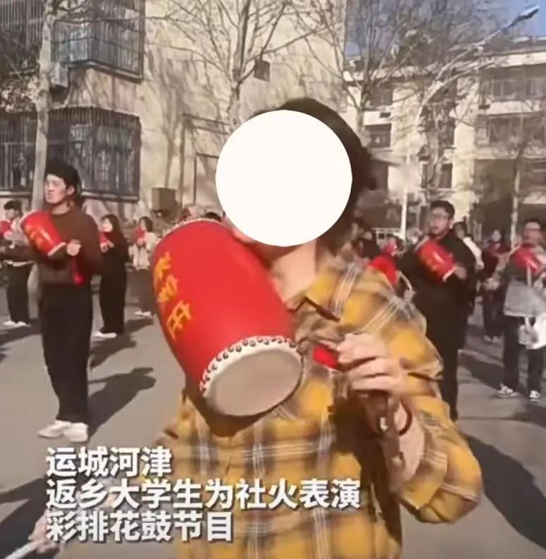 大学生：我若出手，定叫客人满意而归！网友：我素未谋面的挚友！