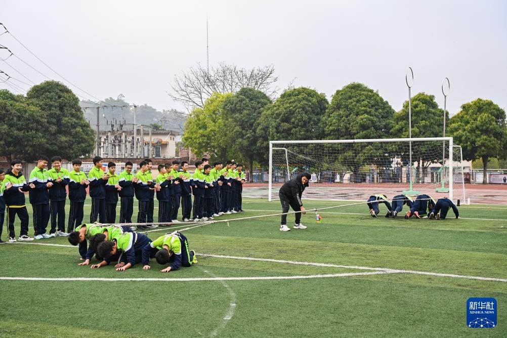 新华全媒+丨从操场到田野，新学期体育课的新玩法