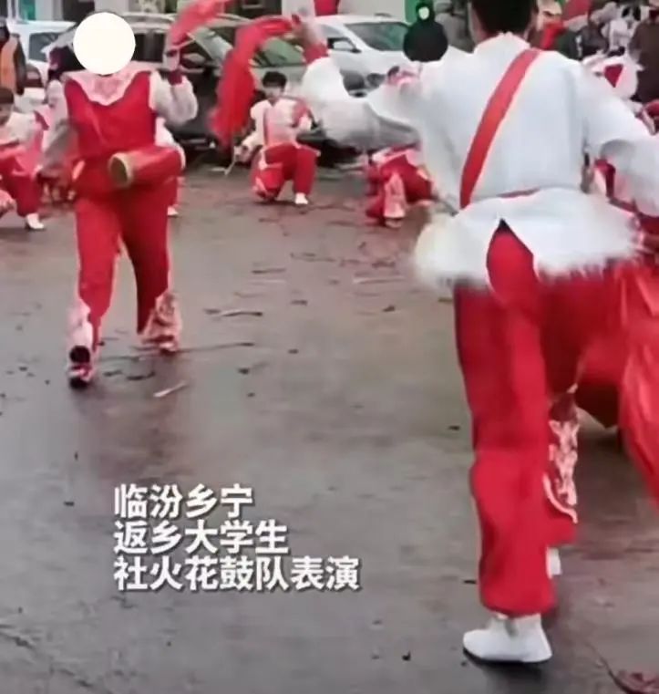 大学生：我若出手，定叫客人满意而归！网友：我素未谋面的挚友！