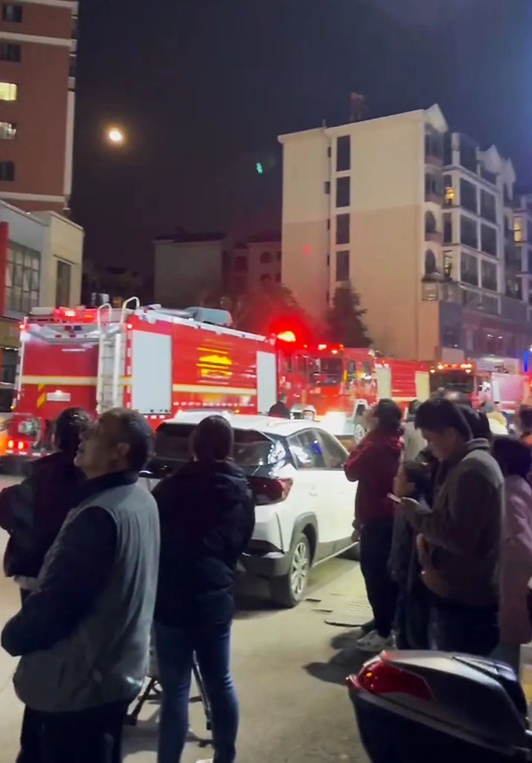 “我命由我不由天” 9岁女孩救了一栋楼！