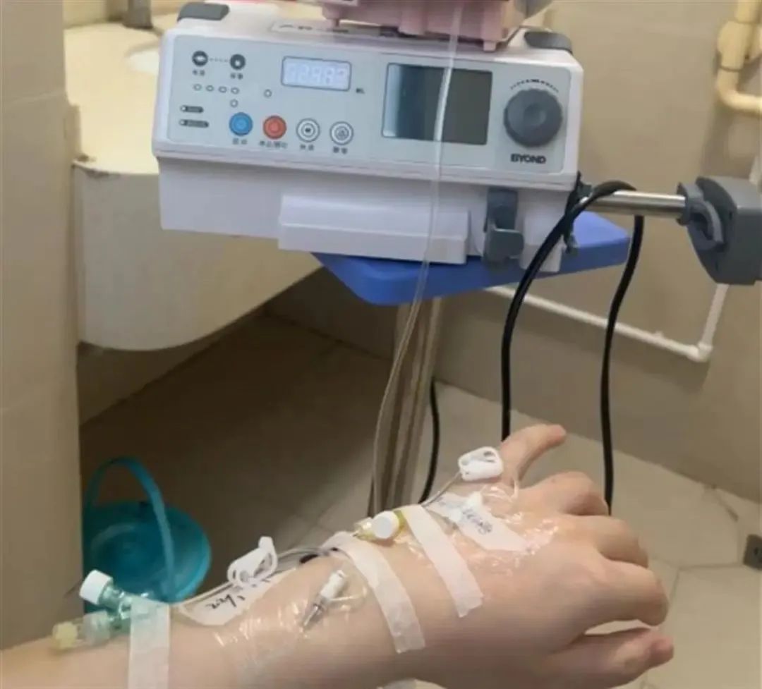 孕妇在动车上被行李砸中致孩子早产离世,责任归谁?律师解读→ 孕妇在动车上被行李砸中致孩子早产离世,责任归谁?律师解读→