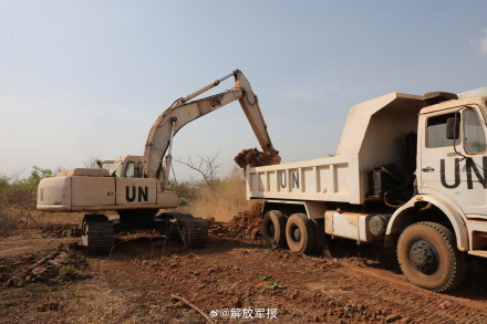 我维和工兵分队圆满完成难民营新建工程