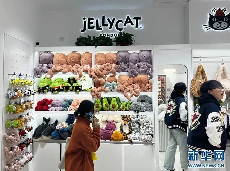 新疆版Jellycat走红网络！网友惊呼：买不完，根本买不完