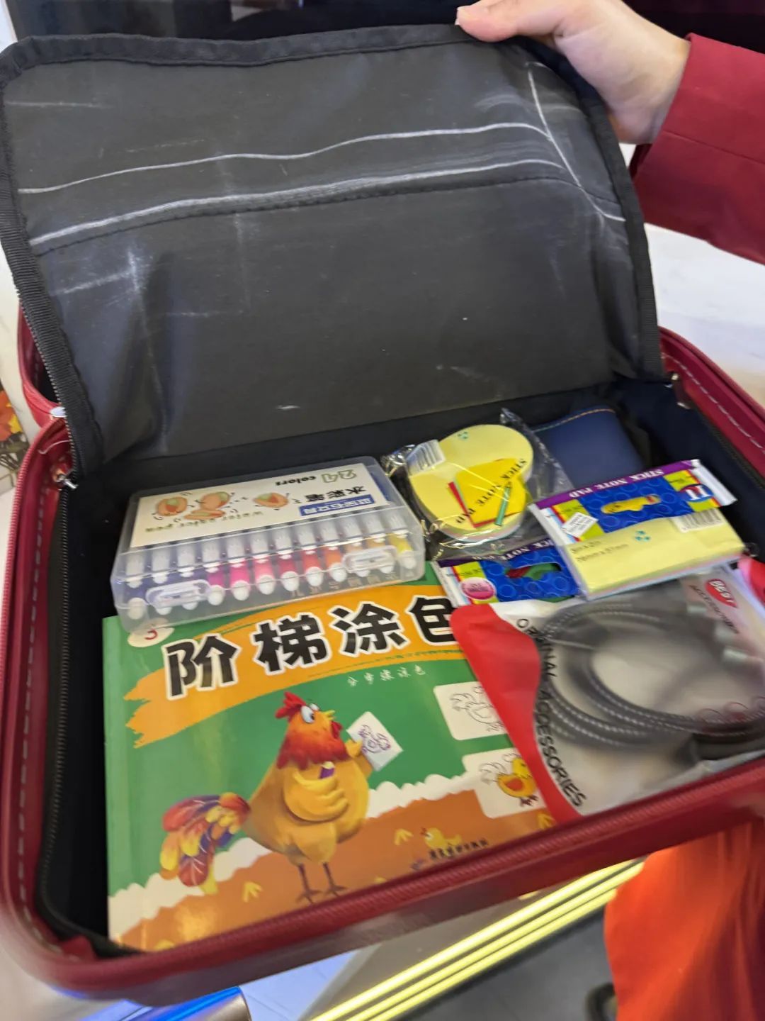 高铁列车长手册里的“烟火气” 高铁列车长手册里的“烟火气”