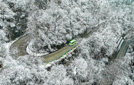 雪落秦岭 美景如画