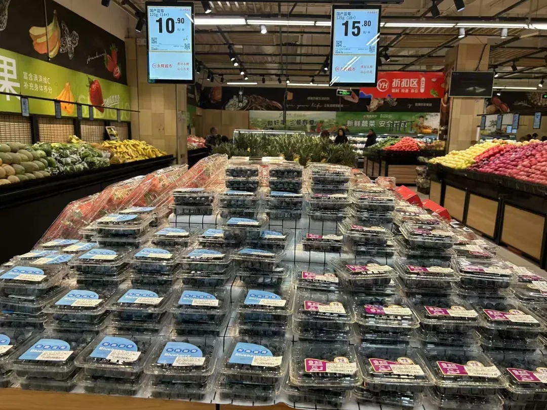 价格大跳水!还要继续降!刚上市时百元一斤,很多人爱吃...... 价格大跳水!还要继续降!刚上市时百元一斤,很多人爱吃......