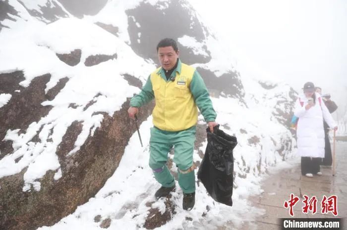 黄山三大登山“神器”公开试用！游客：我又行了