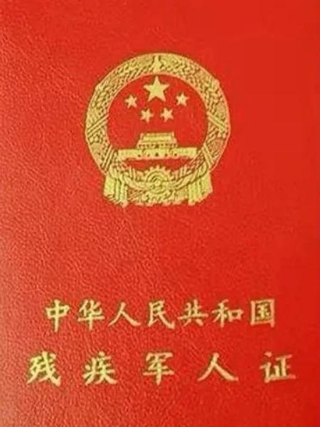 乘务员上班时怎么总看手机？其实他们在看……