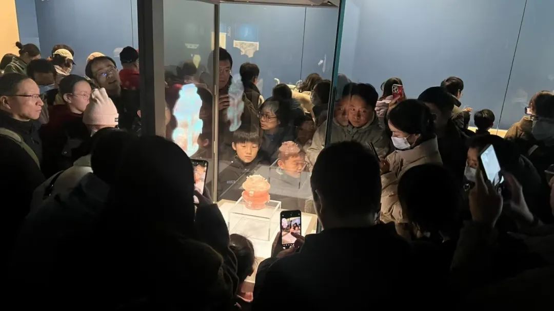 人人人人人人人,就为“她” 人人人人人人人,就为“她”