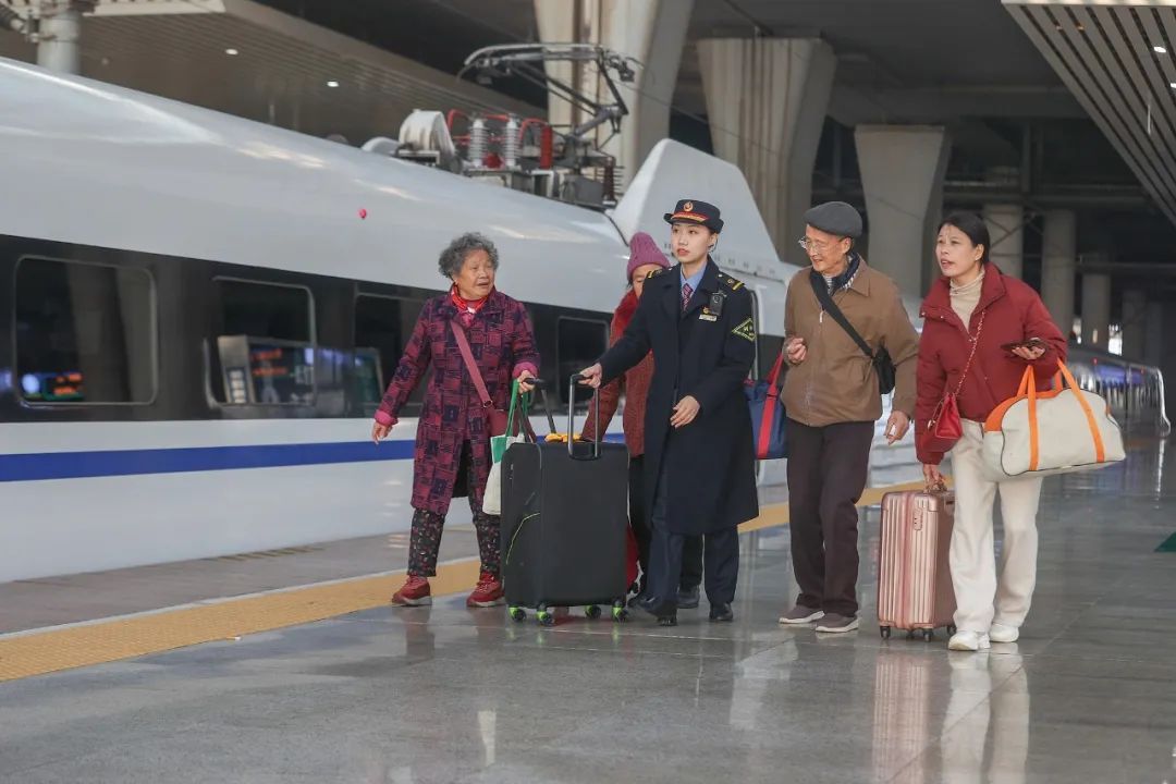 银发列车如何购票？有哪些线路？