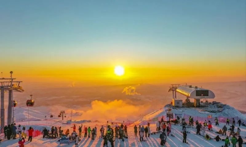 直航、铁路运输+文化传播助力阿勒泰冰雪经济“热”起来 直航、铁路运输+文化传播助力阿勒泰冰雪经济“热”起来