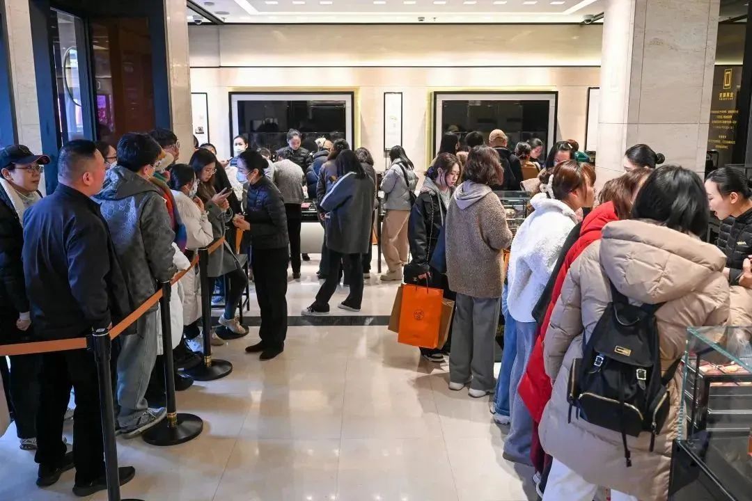 明起调价限购！卖疯了，门店排队千人、3小时起步，不少人在抢！